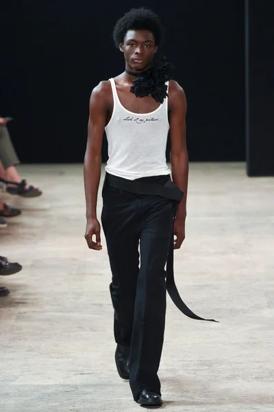 Look 3